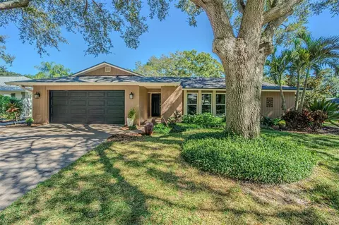 936 Highview Dr, Palm Harbor, FL 34683