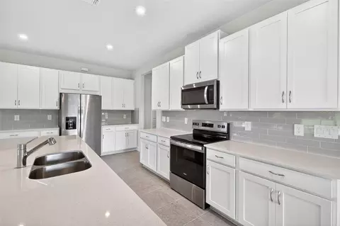 Kitchen - 12459 49th St E, Parrish, FL 34219 photo 1 of 2