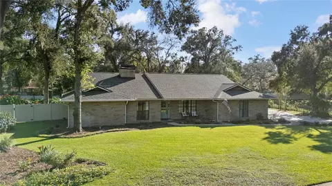 2941 Chelsea Woods Dr, Valrico, FL 33596