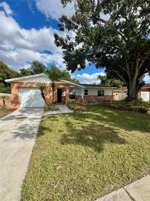8622 Woodridge Rd, Tampa, FL 33619