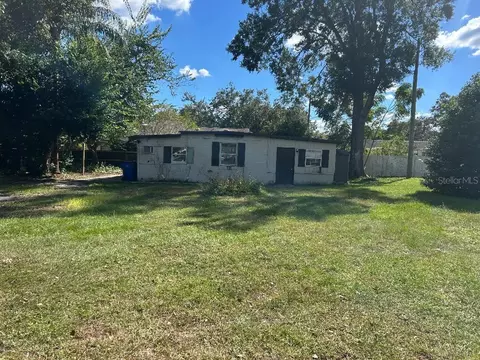 17516 Meadowbridge Dr, Lutz, FL 33549