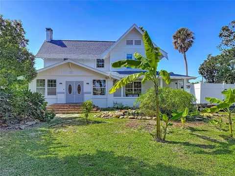 8352 Ridge Rd, Seminole, FL 33772