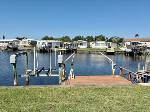 7186 Mount Arlington Dr NE #421, Saint Petersburg, FL 33702