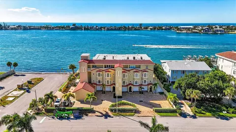 330 8th Ave N #5, Tierra Verde, FL 33715