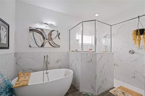 Bath - 1722 Reflection Ln, Saint Cloud, FL 34771 photo 2 of 4