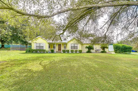 16349 Spring Valley Rd, Dade City, FL 33523