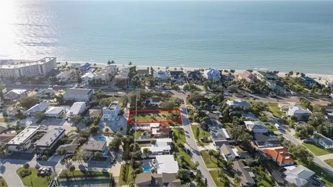 104 1st St, Belleair Beach, FL 33786