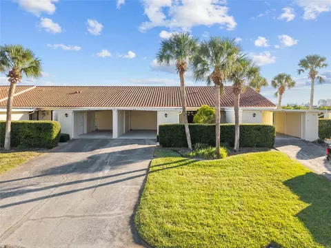 10152 Regal Dr, Largo, FL 33774