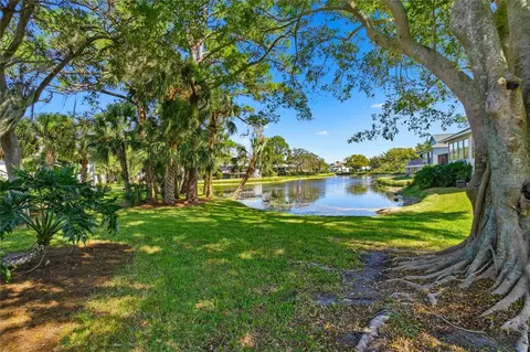 1004 Osprey Ct, Tarpon Springs, FL 34689