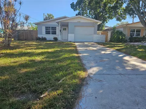 1782 Michigan Ave NE, Saint Petersburg, FL 33703