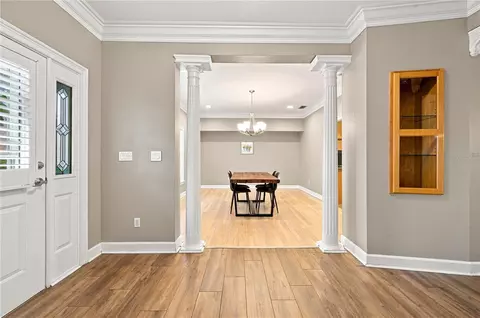 Entry Way - 504 Covington Park St, Seffner, FL 33584 photo 2 of 4