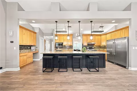 Kitchen - 504 Covington Park St, Seffner, FL 33584 photo 1 of 6