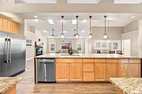 Kitchen - 504 Covington Park St, Seffner, FL 33584 photo 3 of 6