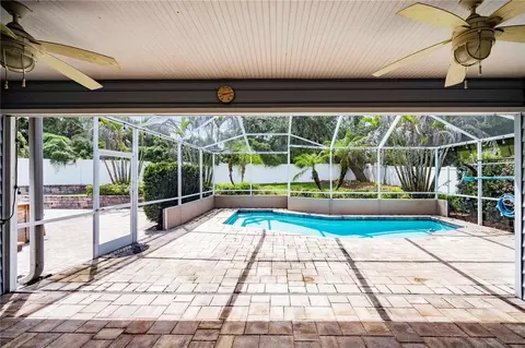 Exterior - 504 Covington Park St, Seffner, FL 33584 photo 4 of 11