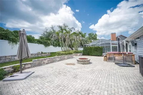 Exterior - 504 Covington Park St, Seffner, FL 33584 photo 7 of 11