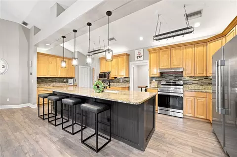 Kitchen - 504 Covington Park St, Seffner, FL 33584 photo 2 of 6