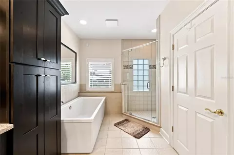 Bath - 504 Covington Park St, Seffner, FL 33584 photo 3 of 6