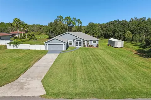 9601 Oakwood Dr, Lake Wales, FL 33898