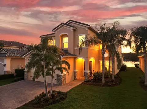 30600 Chesapeake Bay Dr, Wesley Chapel, FL 33543