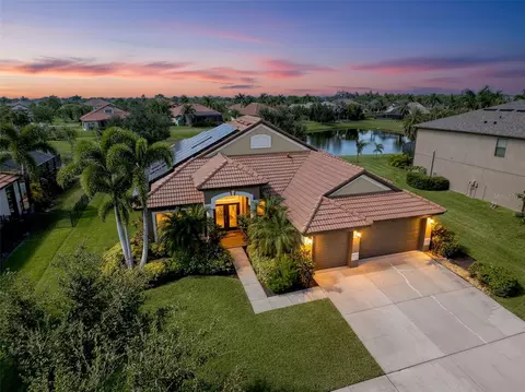 335 Cockle Shell Loop, Apollo Beach, FL 33572