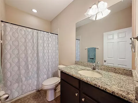 Bath - 335 Cockle Shell Loop, Apollo Beach, FL 33572 photo 5 of 7
