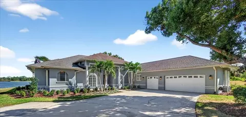 2800 Cypress Ct, Plant City, FL 33566