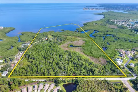 3130 Shipwatch Dr, Holiday, FL 34691