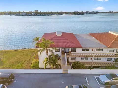 6265 Sun Blvd #101, Saint Petersburg, FL 33715