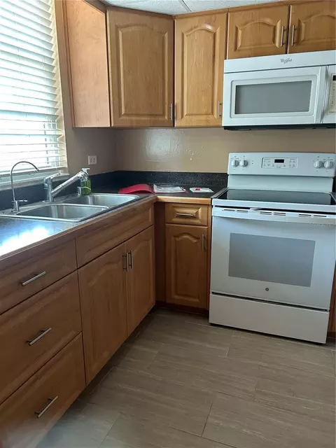 Kitchen - 108 Clocktower Dr #261, Brandon, FL 33510 photo 1 of 4