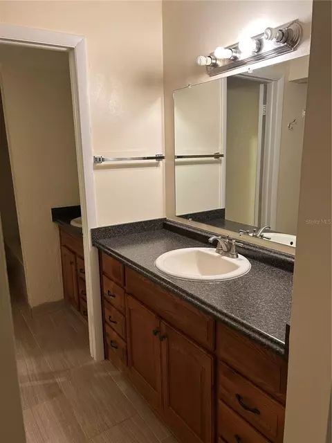 Bath - 108 Clocktower Dr #261, Brandon, FL 33510 photo 2 of 3