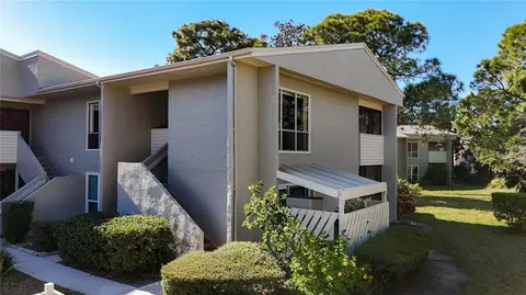 510 Windrush Bay Dr, Tarpon Springs, FL 34689