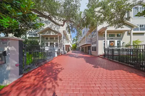 2403 W Palm Dr #2, Tampa, FL 33629