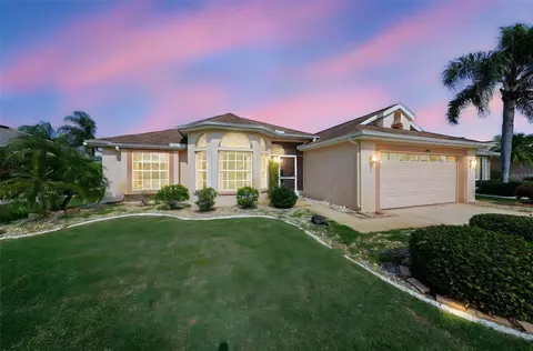 1619 Brookton Green Dr, Sun City Center, FL 33573