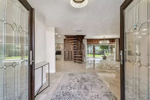 10073 S Yacht Club Dr, Treasure Island, FL 33706