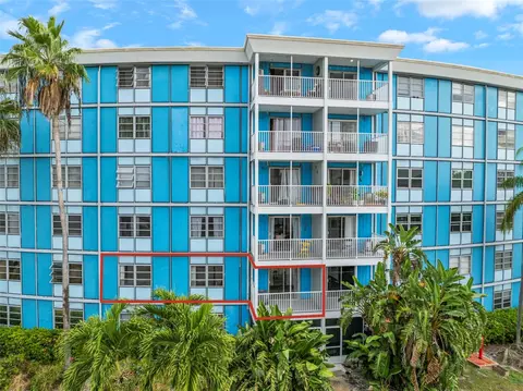 3315 58th Ave S #208, Saint Petersburg, FL 33712