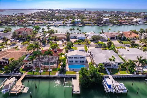403 Hermosita Dr, Saint Pete Beach, FL 33706