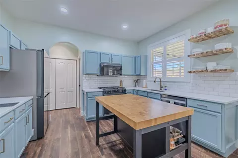 Kitchen - 11470 Weston Course Loop, Riverview, FL 33579 photo 2 of 4