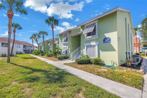 3735 42nd Way S #I, Saint Petersburg, FL 33711