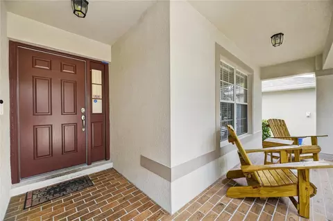 Exterior - 424 Down Pine Dr, Seffner, FL 33584 photo 4 of 11