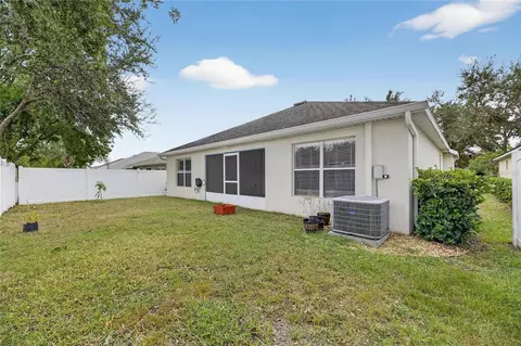 Exterior - 424 Down Pine Dr, Seffner, FL 33584 photo 10 of 11