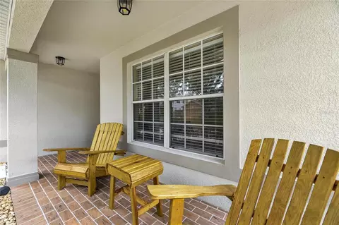 Exterior - 424 Down Pine Dr, Seffner, FL 33584 photo 5 of 11