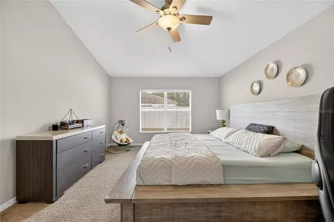 Bedroom - 424 Down Pine Dr, Seffner, FL 33584 photo 3 of 5