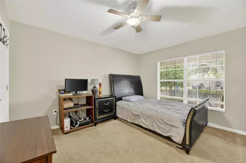 Bedroom - 424 Down Pine Dr, Seffner, FL 33584 photo 4 of 5