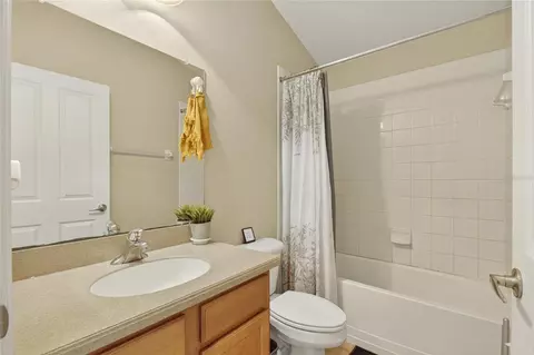 Bath - 424 Down Pine Dr, Seffner, FL 33584 photo 3 of 3