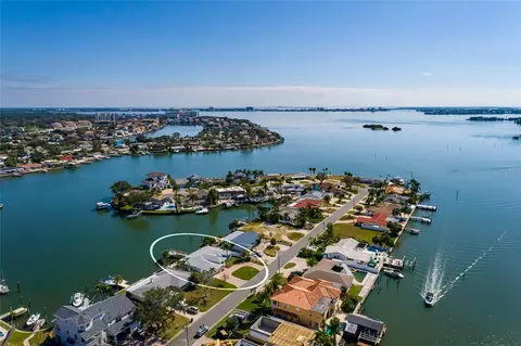 1440 Sea Gull Dr S, Saint Petersburg, FL 33707