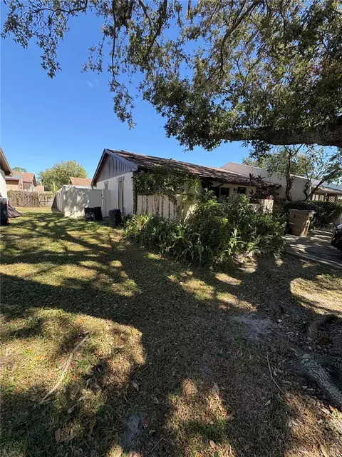 7712 Willow Park Dr, Temple Terrace, FL 33637