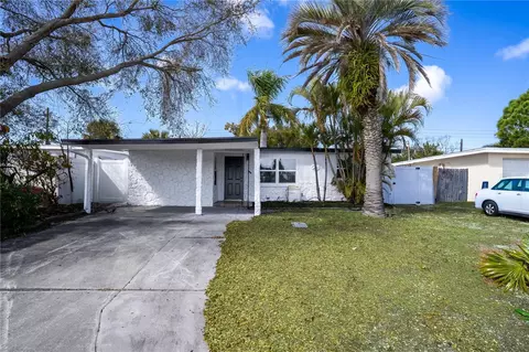 12036 105th St N, Largo, FL 33773
