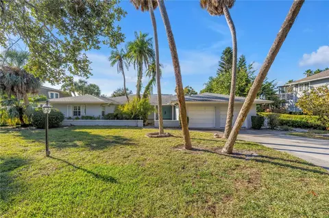 222 Harbor View Ln, Largo, FL 33770