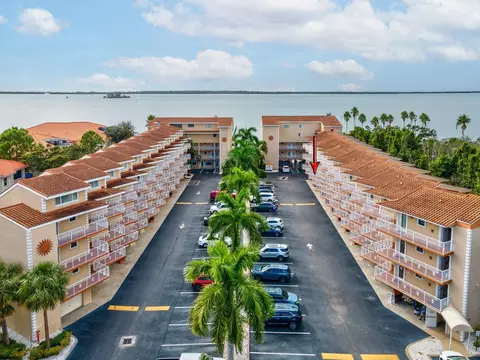 1420 Bayshore Blvd #208, Dunedin, FL 34698