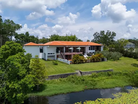 950 N Lake Otis Dr SE, Winter Haven, FL 33880